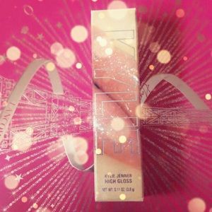 Kylie Cosmetics Makeup - Kylie High Gloss 23 Kylie Cosmetics Makeup - Kylie High Gloss 23